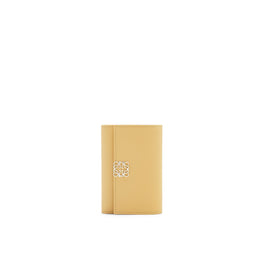 Women Anagram Small Vertical Wallet - Dark Butter