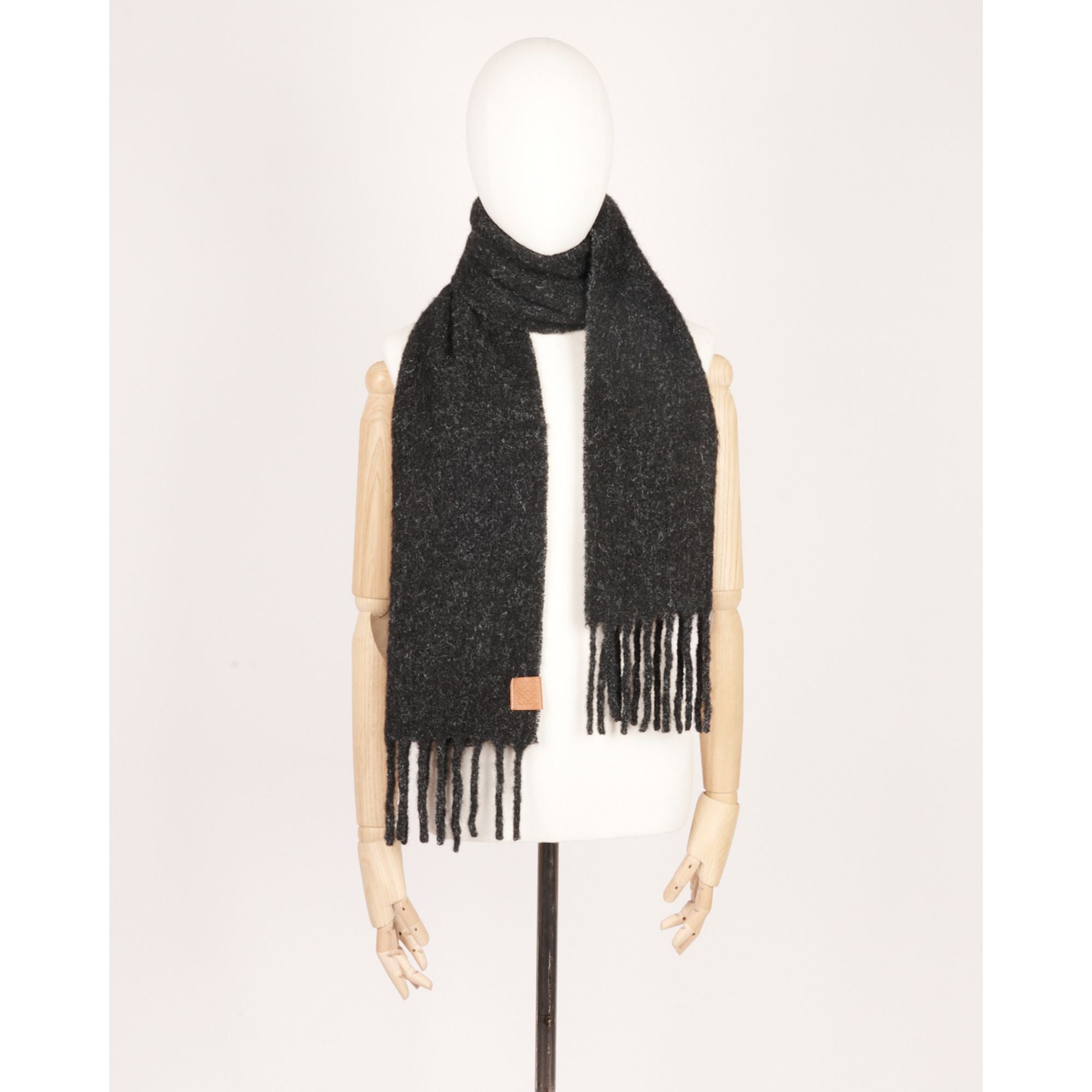 Women 32X200 Scarf - Black