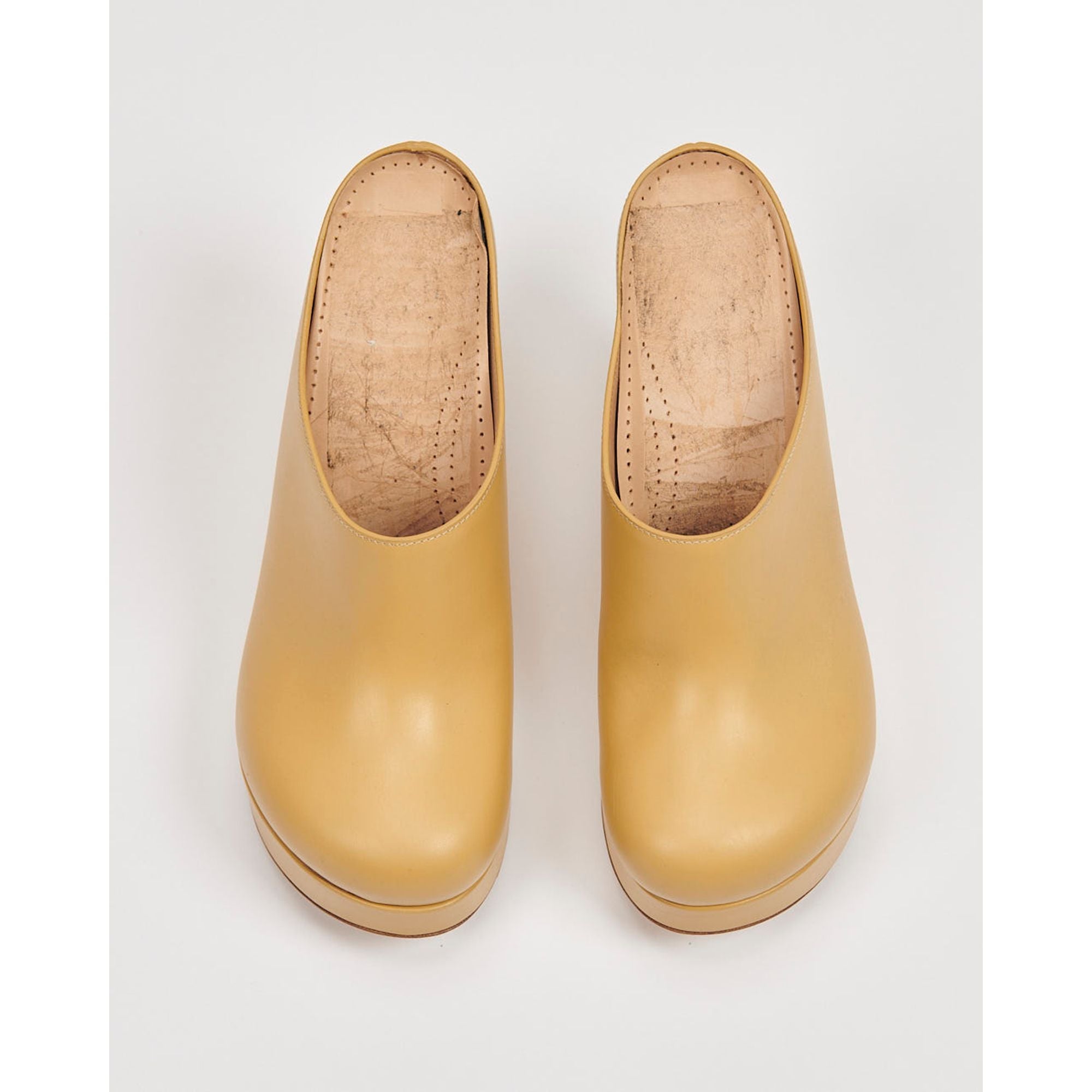 Women Terra Clog 110 - Medium Concealer