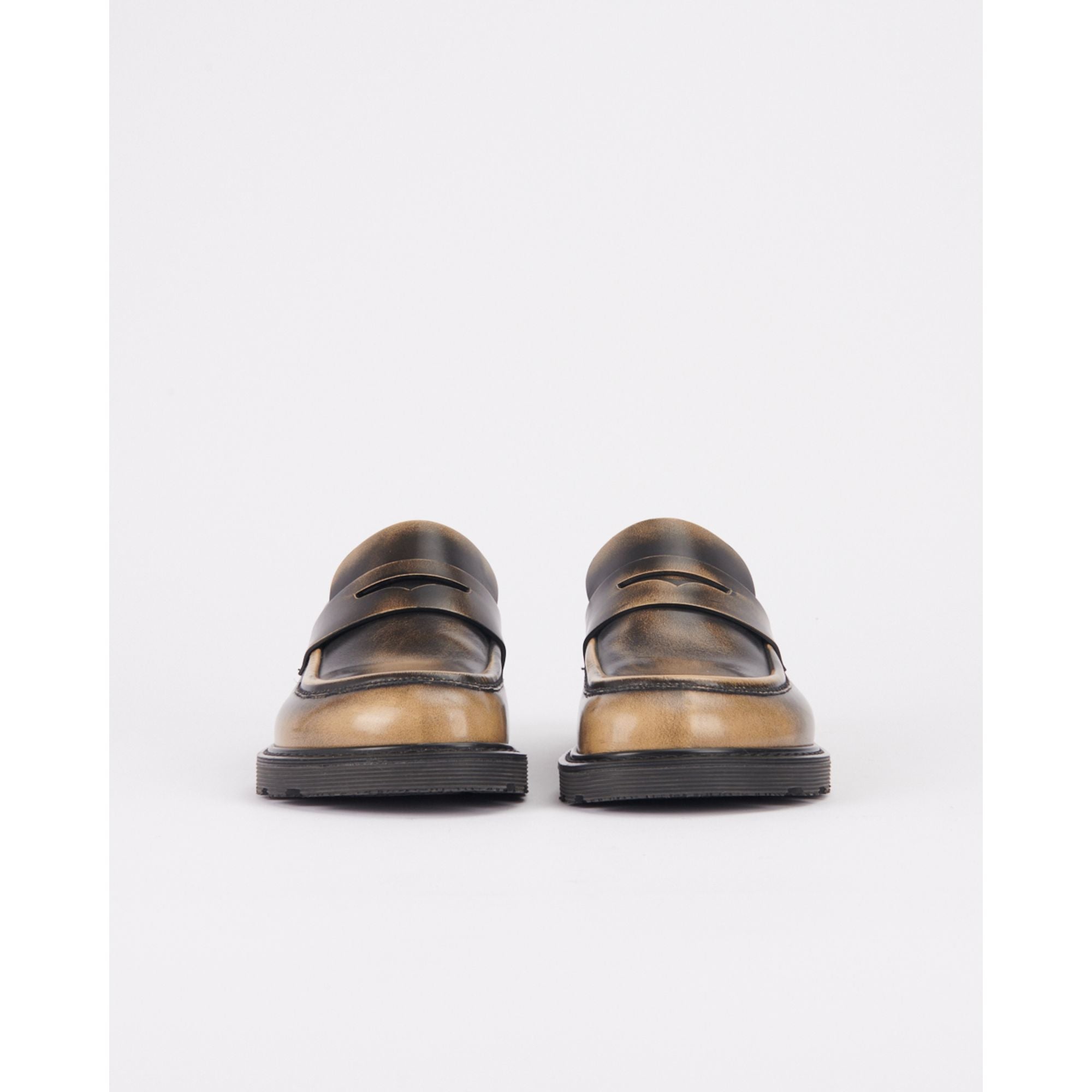 Women Blaze Loafer - Medium Concealer/Black