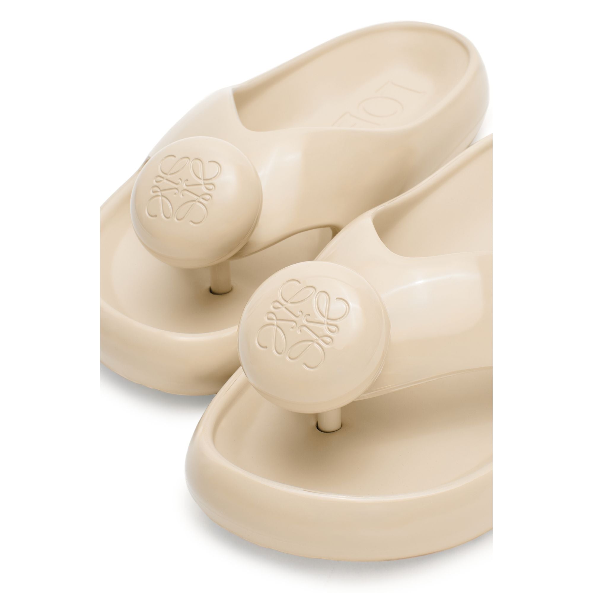 Women Foam Pebble Toe Post Glossy - Light Powder