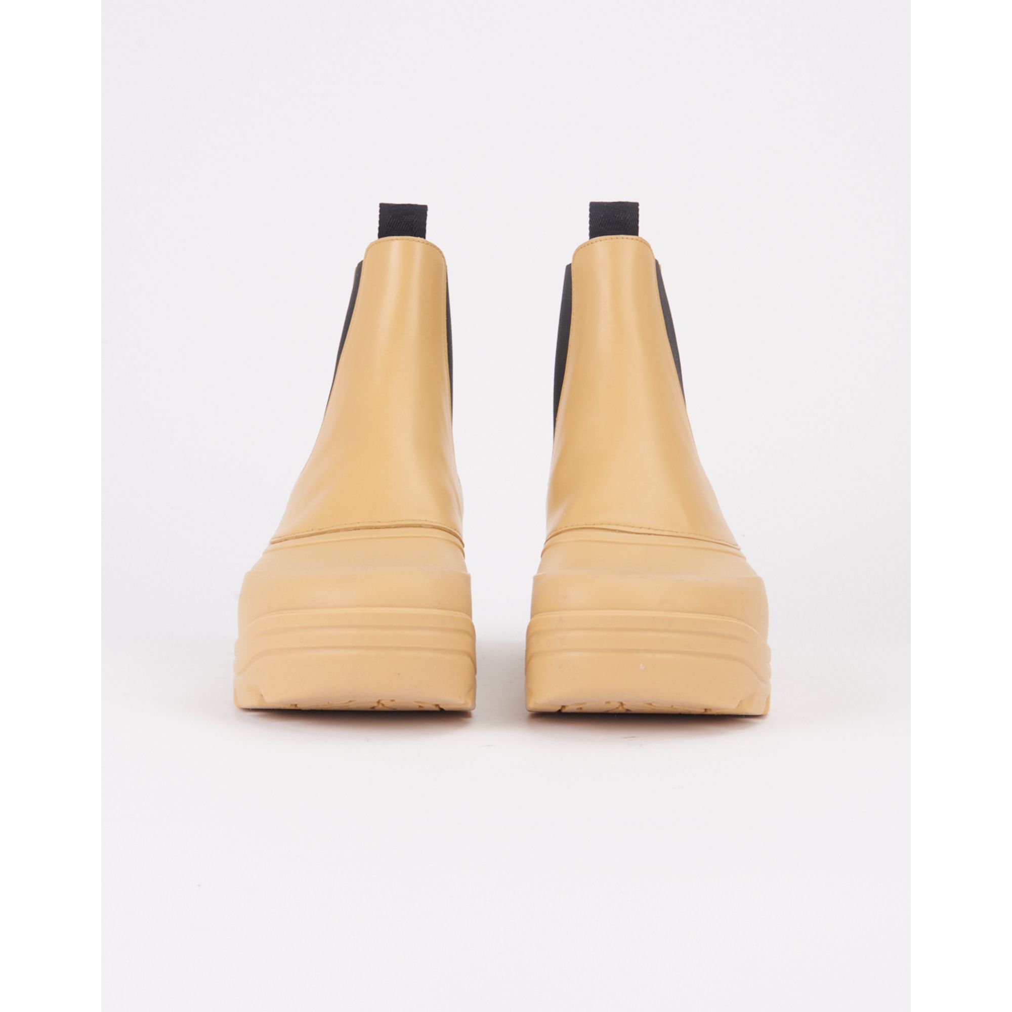 Women Field Chelsea Boot - Medium Concealer