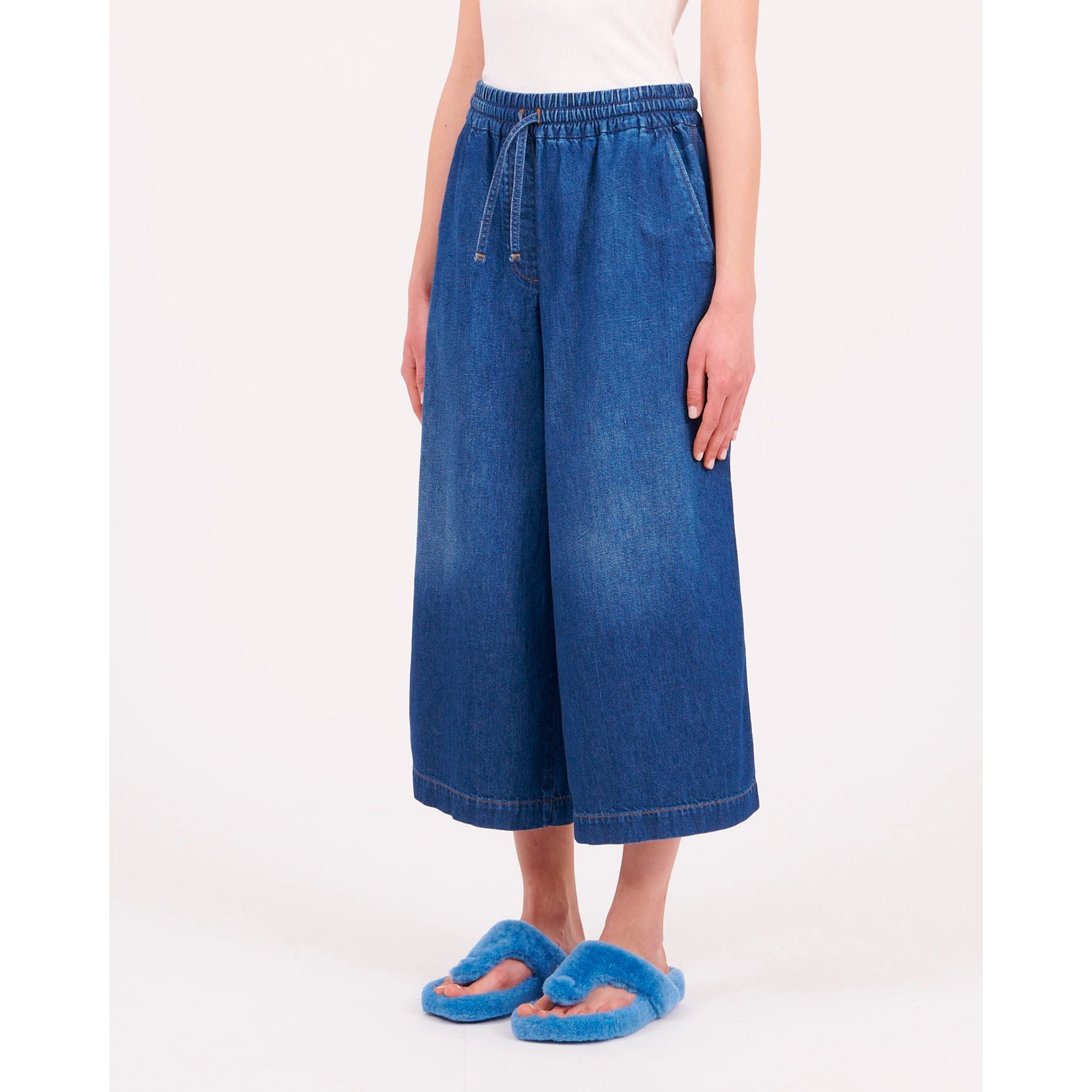 Women Cropped Trousers - Washed Denim