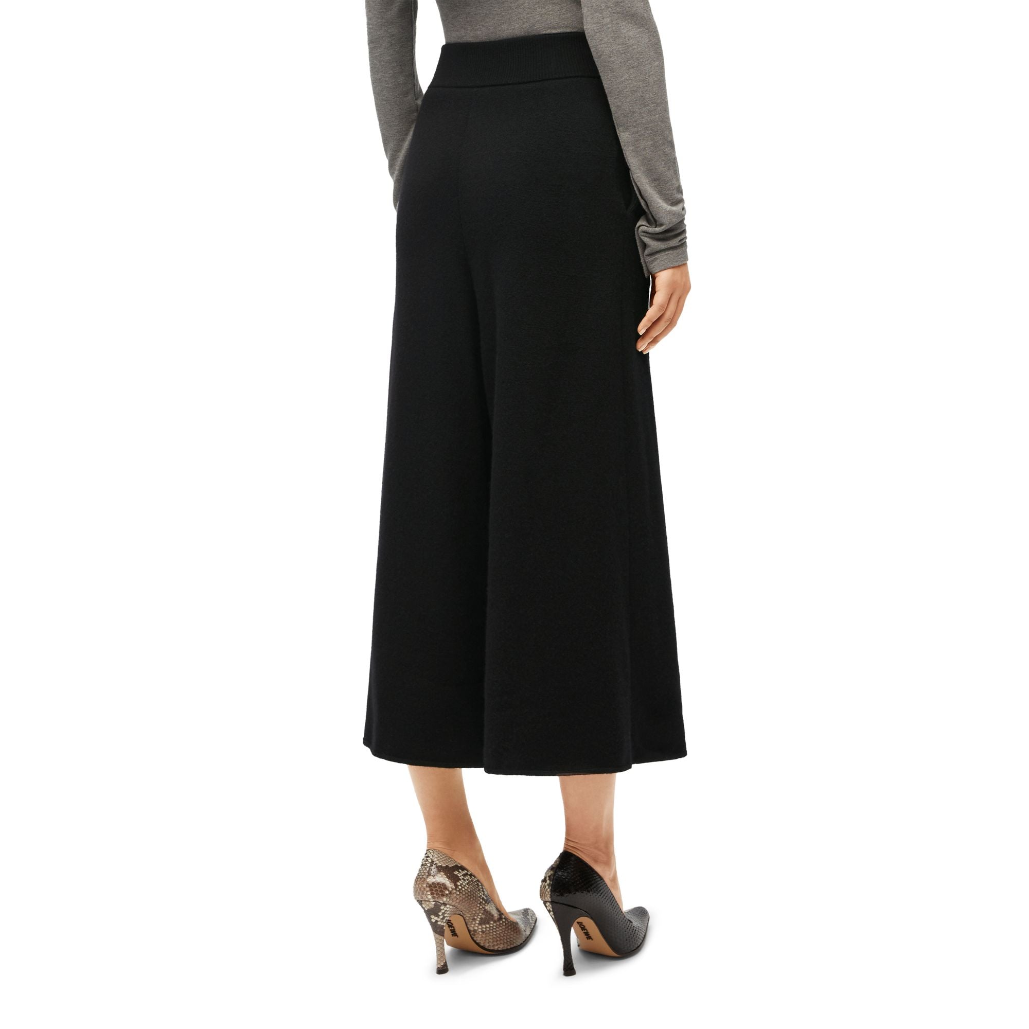 Women Cropped Trousers - Black
