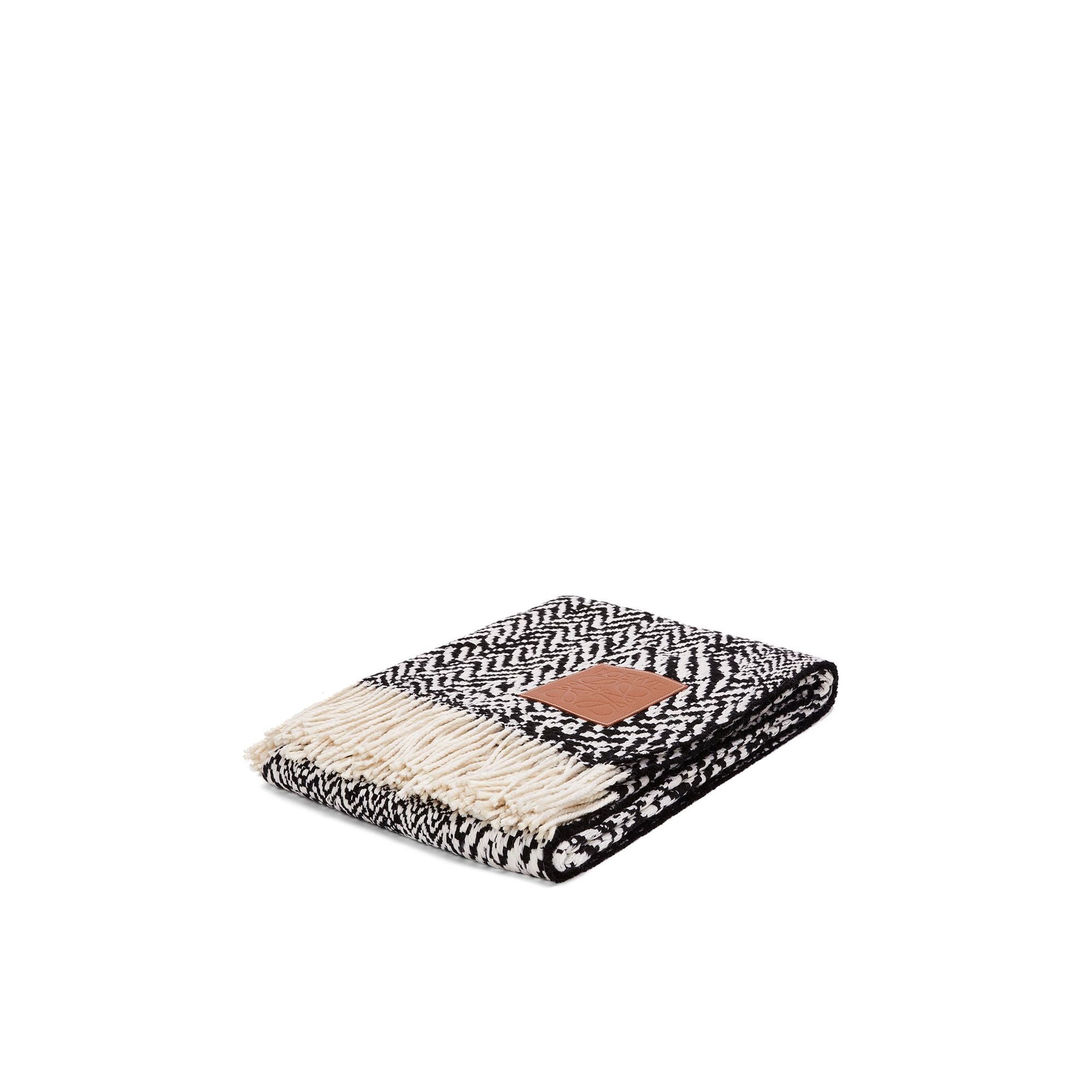 Unisex 140X200 Herringbone Blanket - White/Black