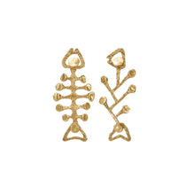 Women Brutalist Fish Earring - Antique Light Brass