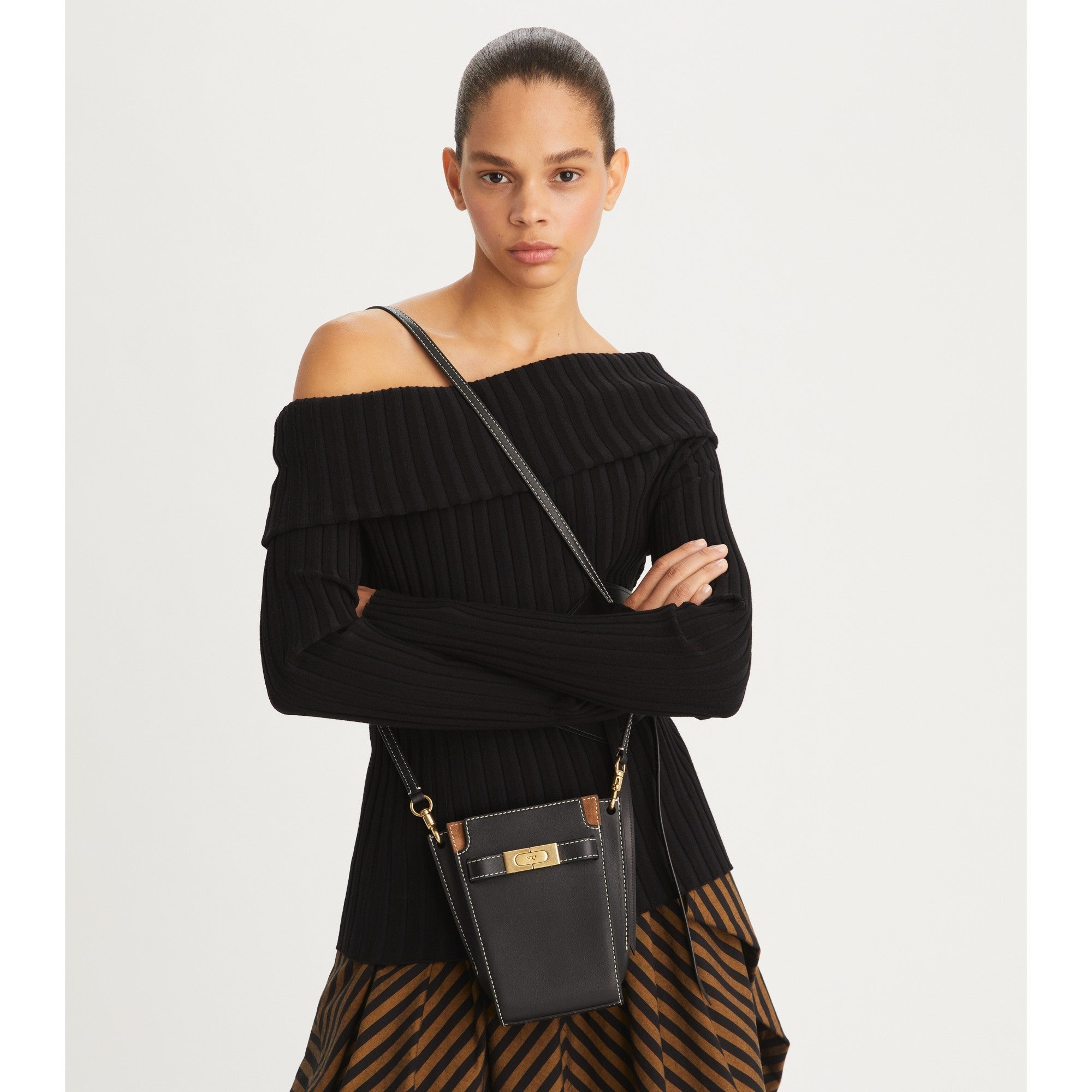 Women Lee Radziwill Petite  Bucket Bag - Black