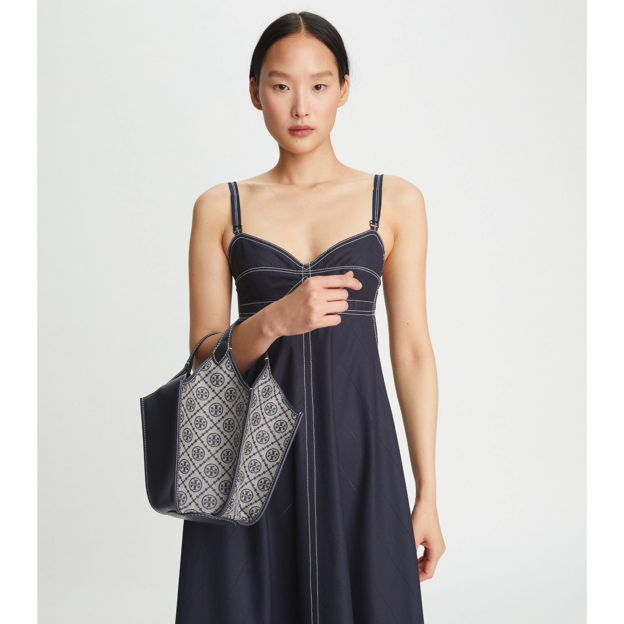 Women T Monogram Jacquard Lampshade - Tory Navy