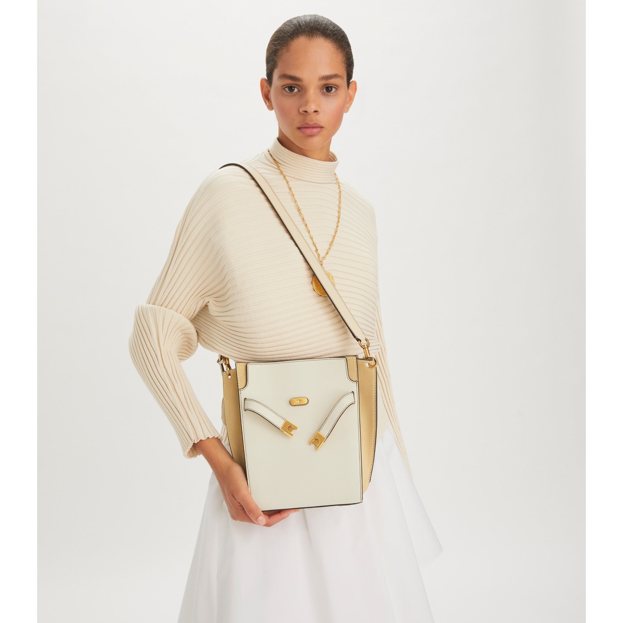 Women Lee Radziwill Pebbled Bucket Bag - New Moon