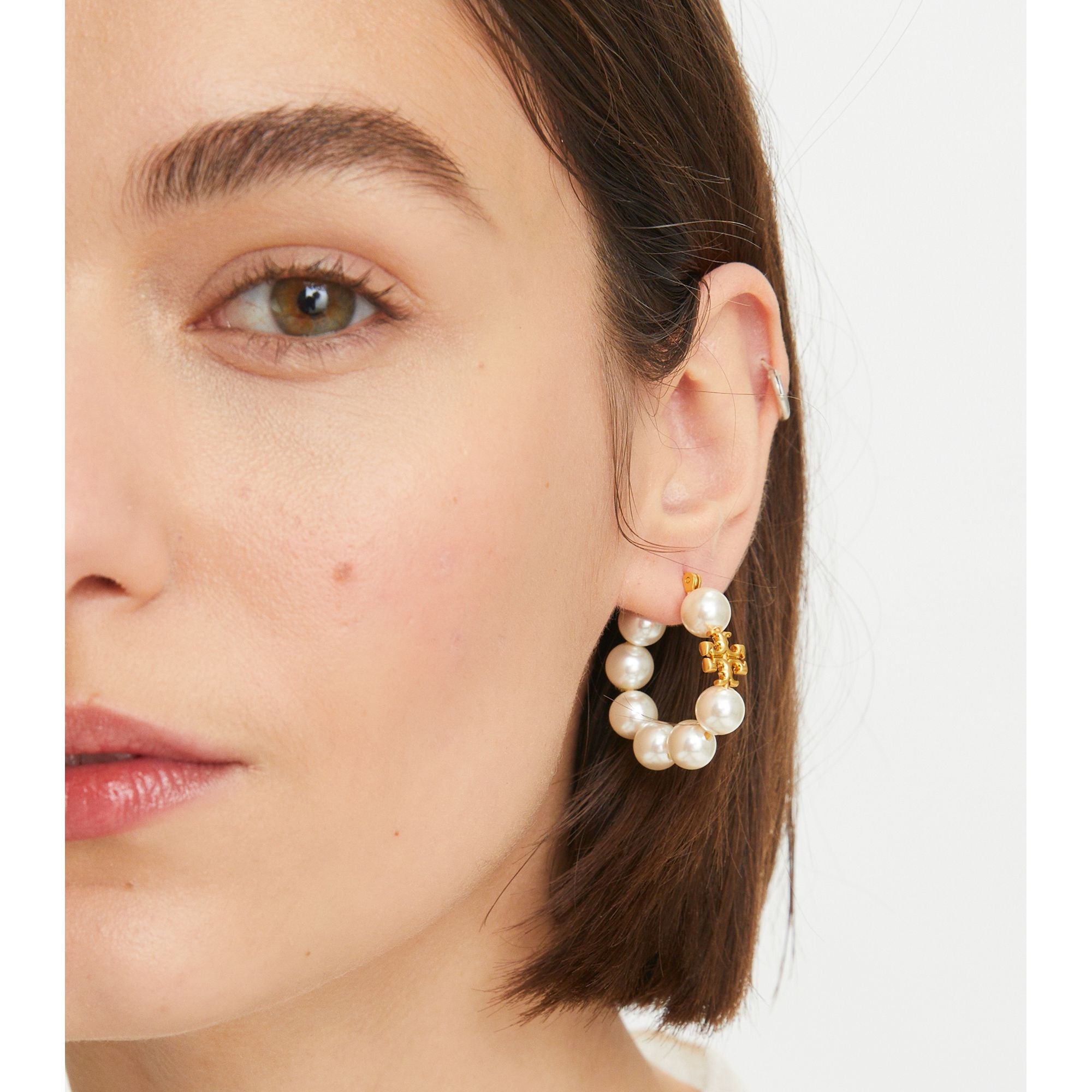 Women Kira Pearl Hoop Earring - Rolled Brass / Ivory