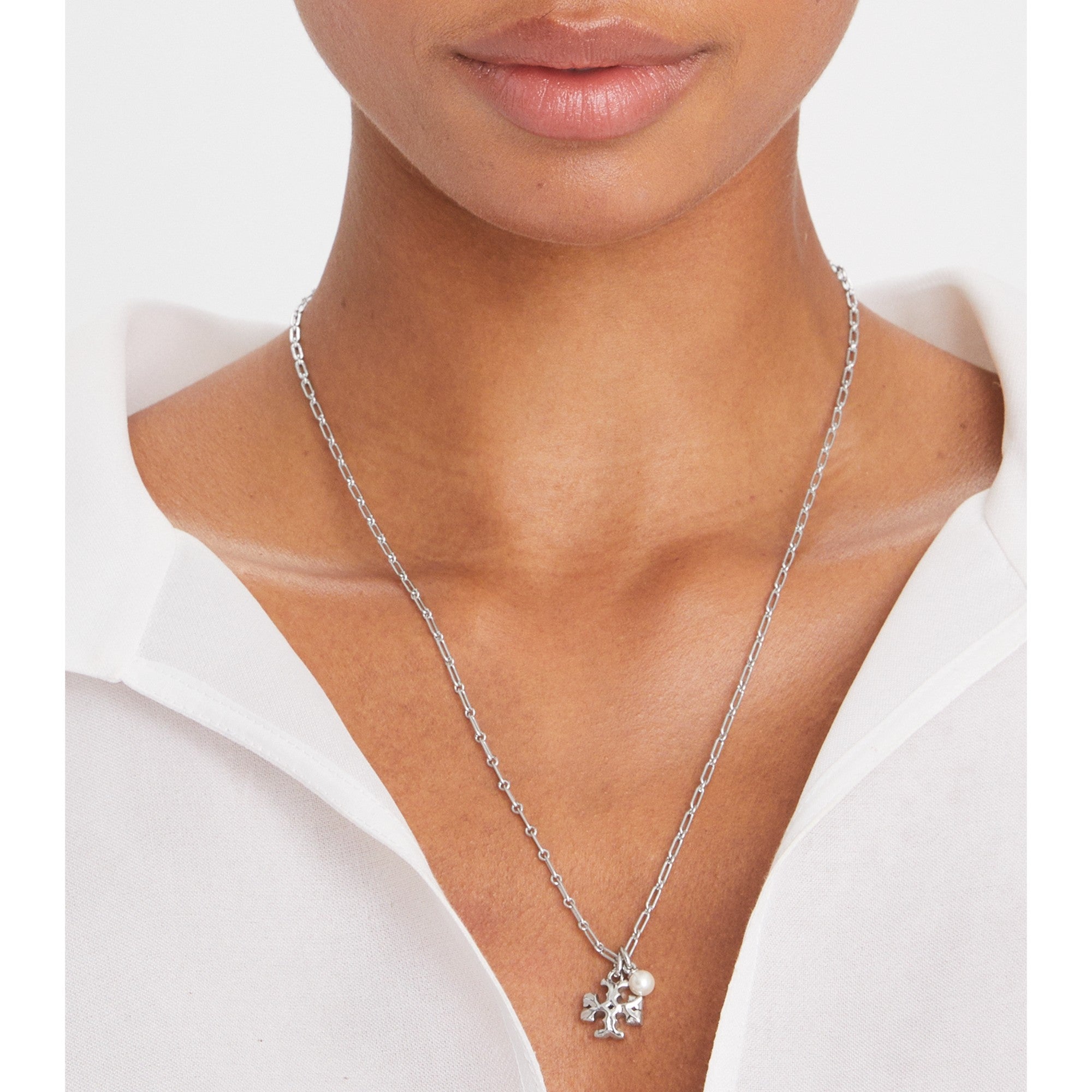 Women Thin Roxanne Pendant Necklace - Tory Gold / Cream