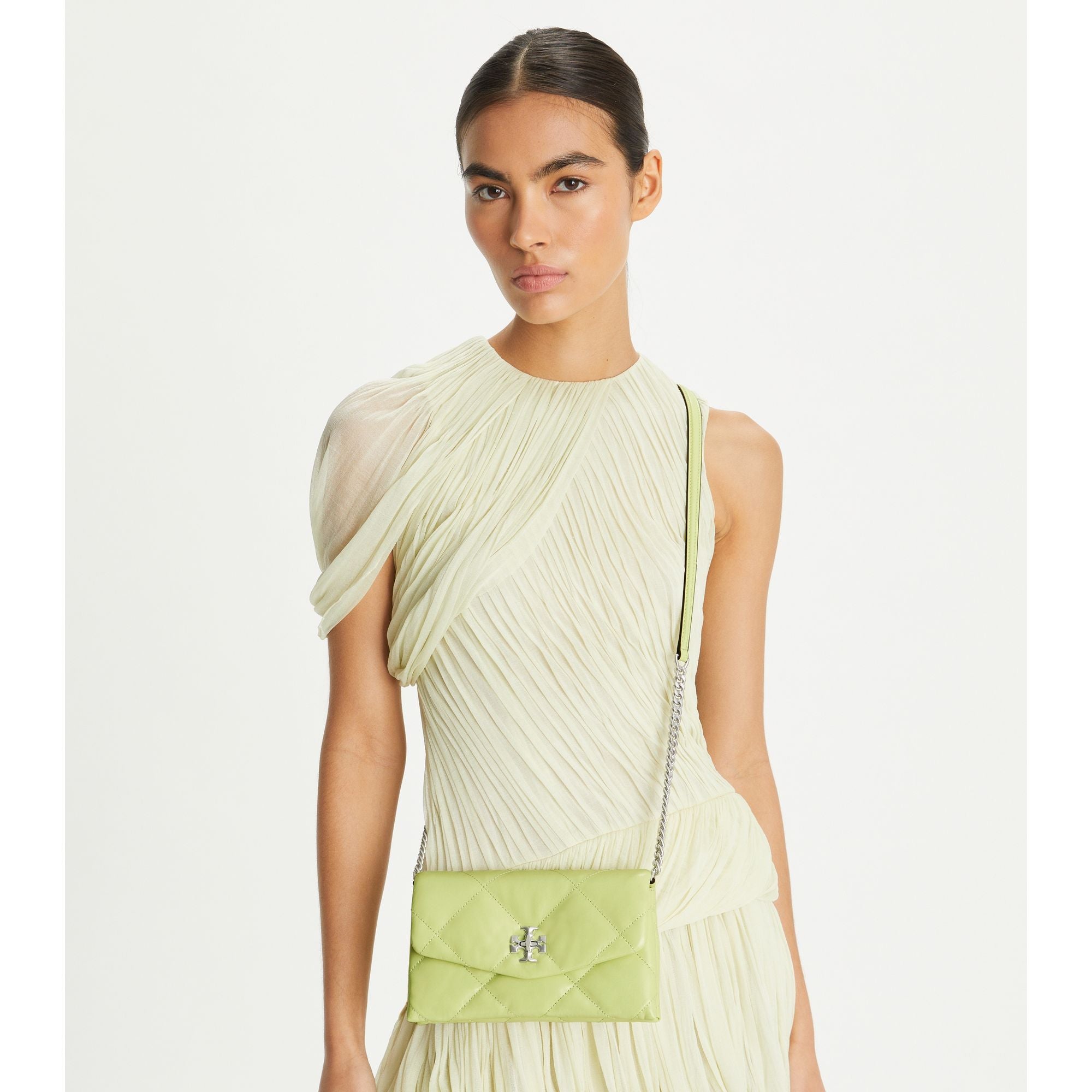 Women Kira Diamond Quilt Chain Wallet - Pear
