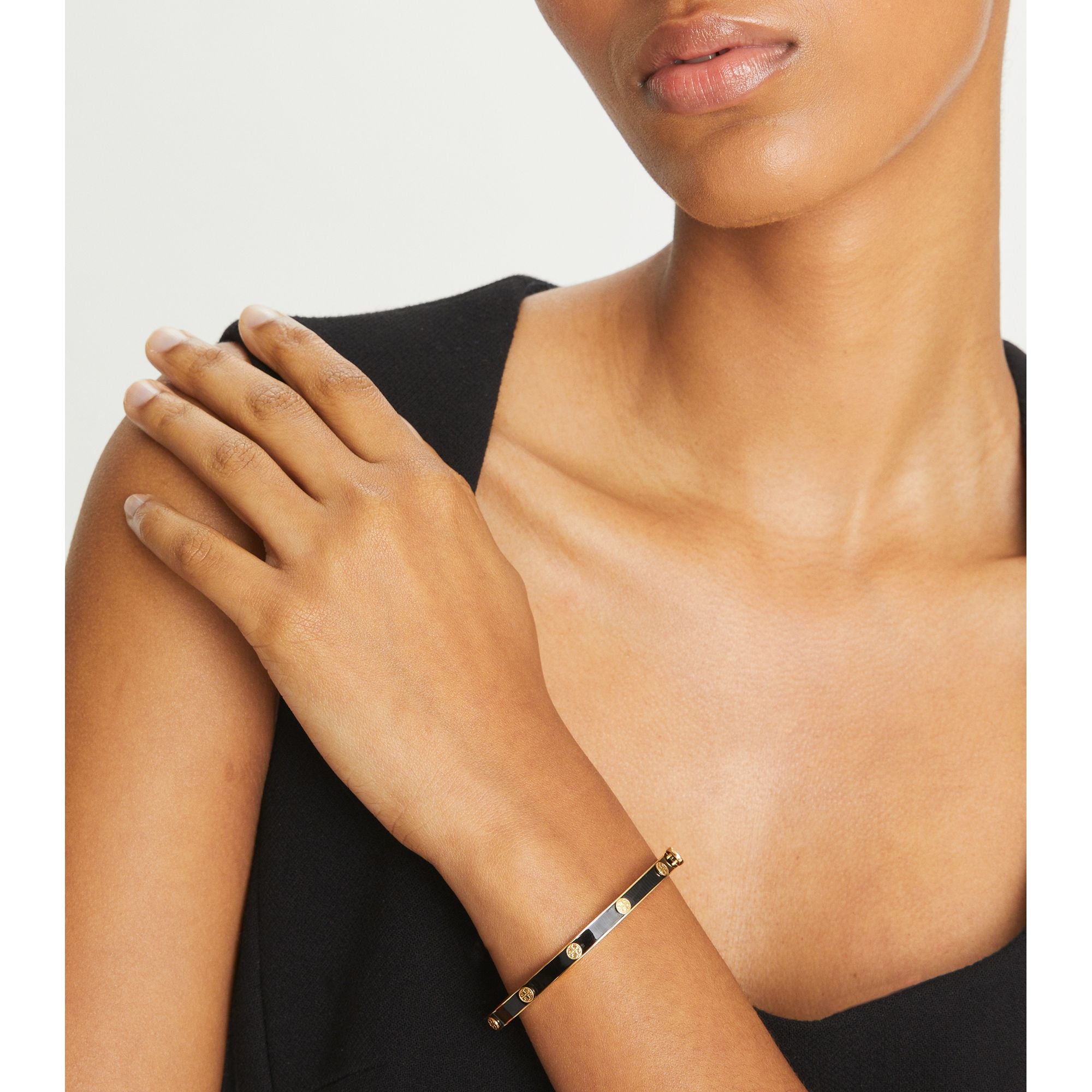 Women Icon Enamel Hinge Bracelet - Tory Silver / Sand
