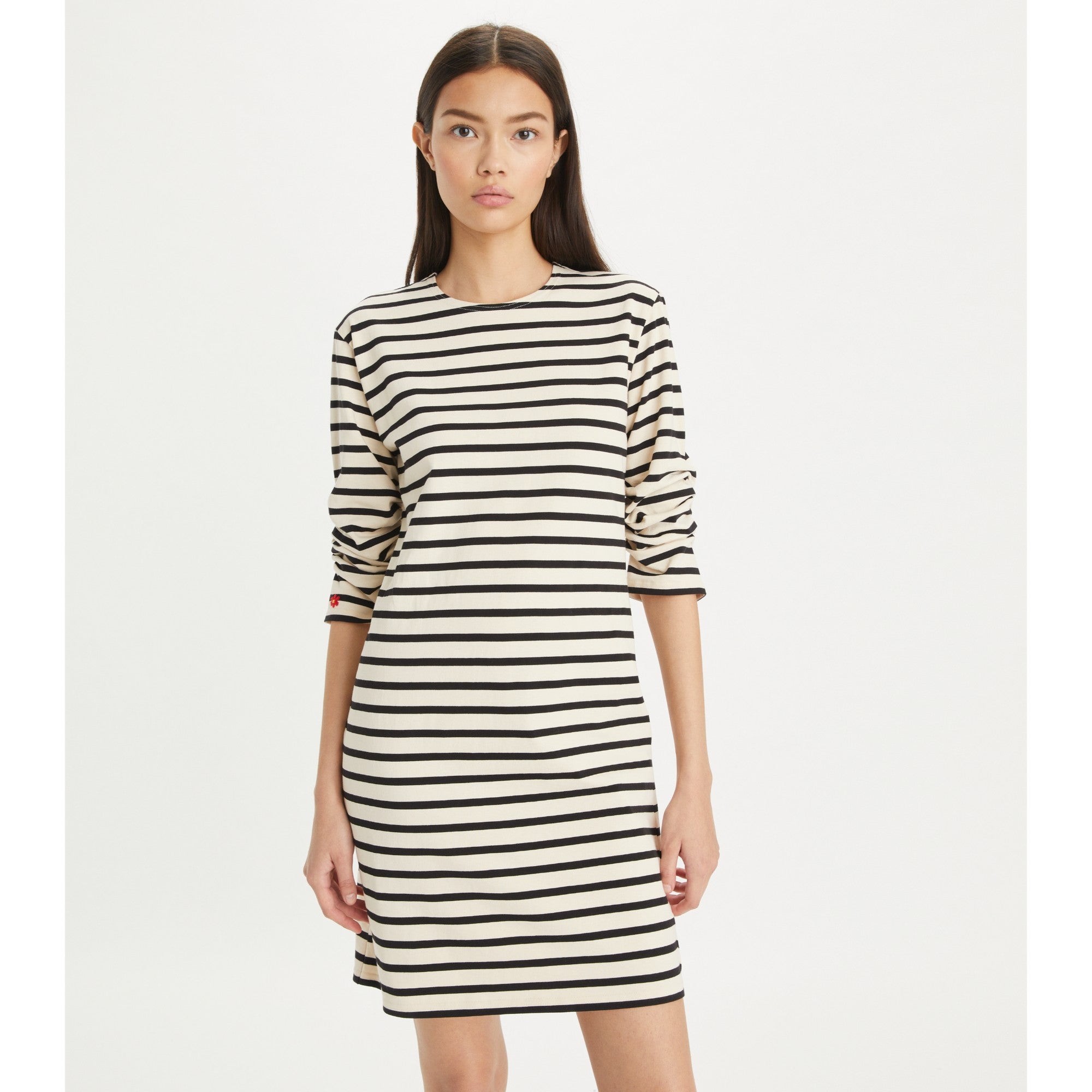 Women Scrunched-Sleeve Jersey T-Shirt Dress - Ivory / Black