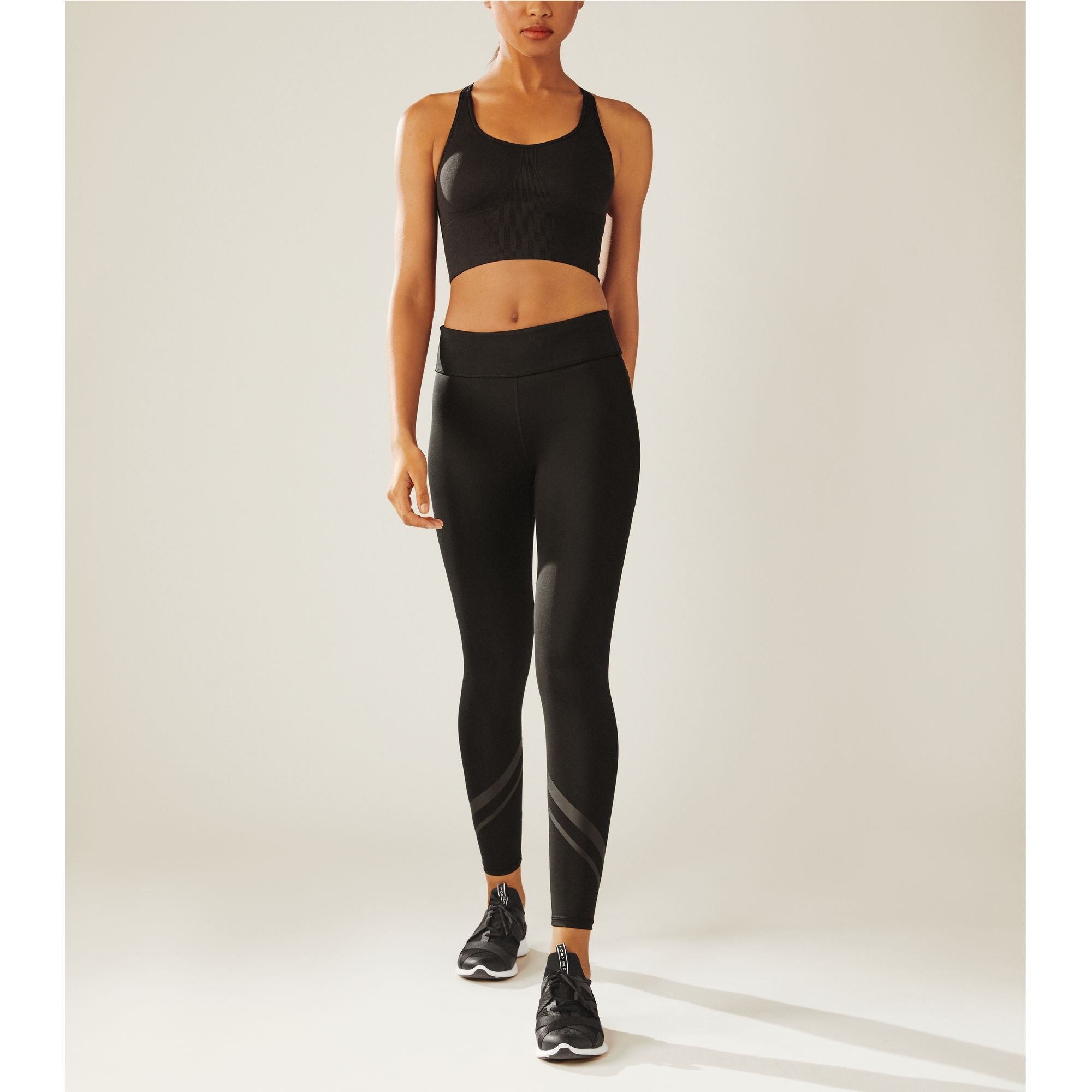 Women Side-Pocket Chevron Leggings - Sport Black