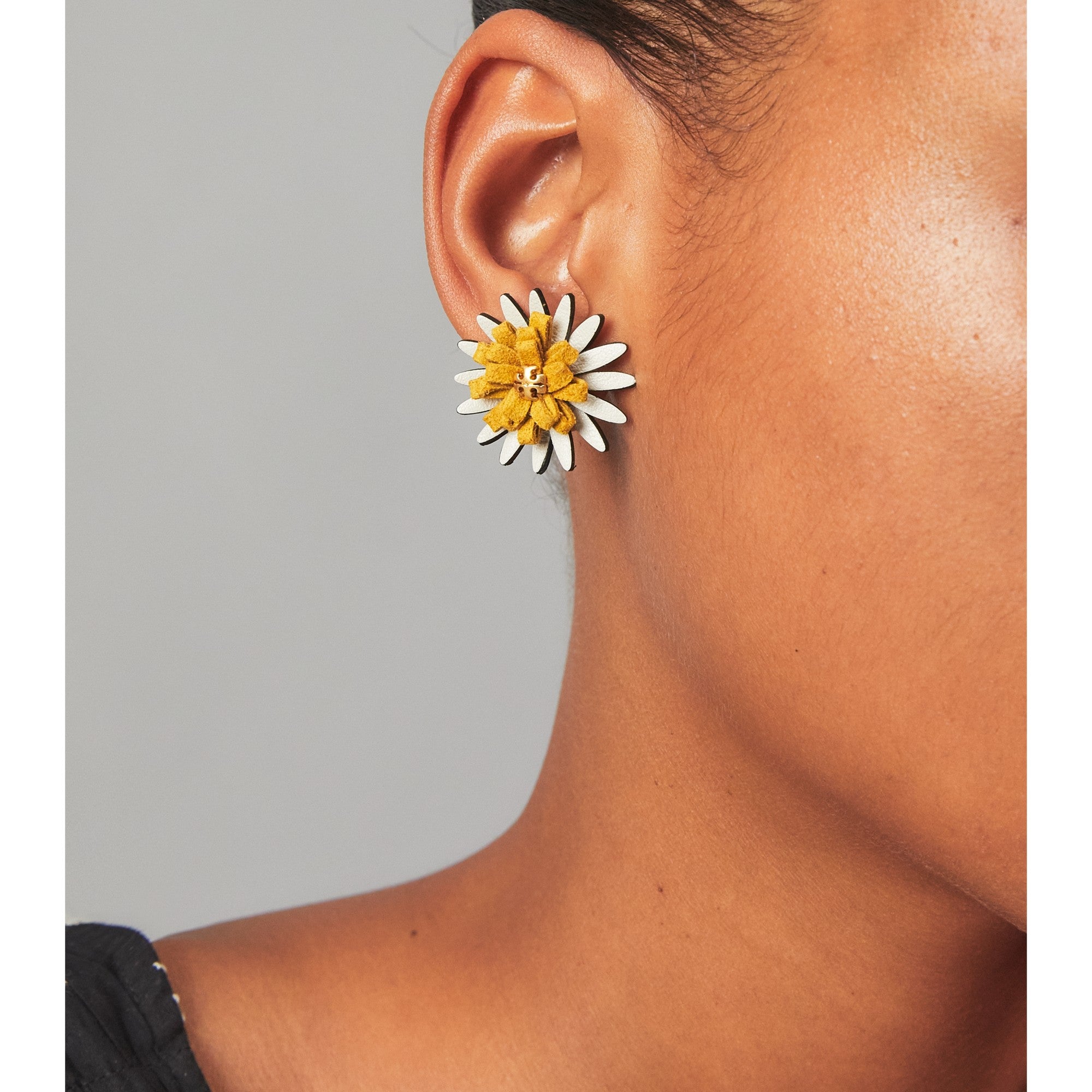 Women Daisy Stud Earring - Rolled Brass / New Ivory / Yellow